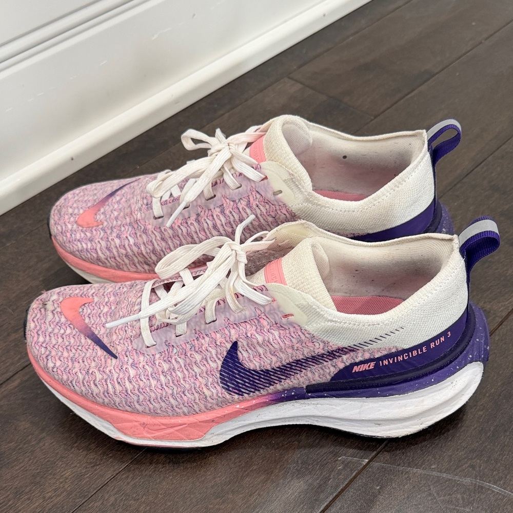 Nike Invincible Run 3 Women's Pink and Purple Shoes - Picture 2 of 6